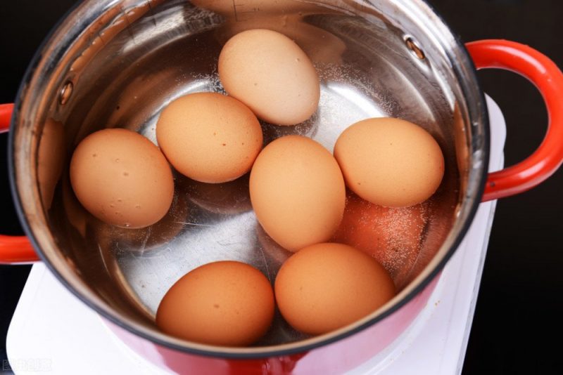 Luộc trứng có đơn giản như bạn nghĩ?